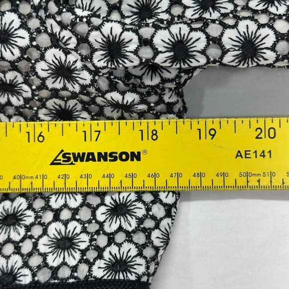 Cynthia Steffe Eyelet Floral Coat 3/4 Sleeve Size Small 36" Length Black/White - Picture 9 of 11